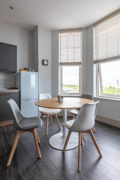 Waves@Walpole - 2 Bed Flat With Amazing Sea Views Appartement Margate Buitenkant foto