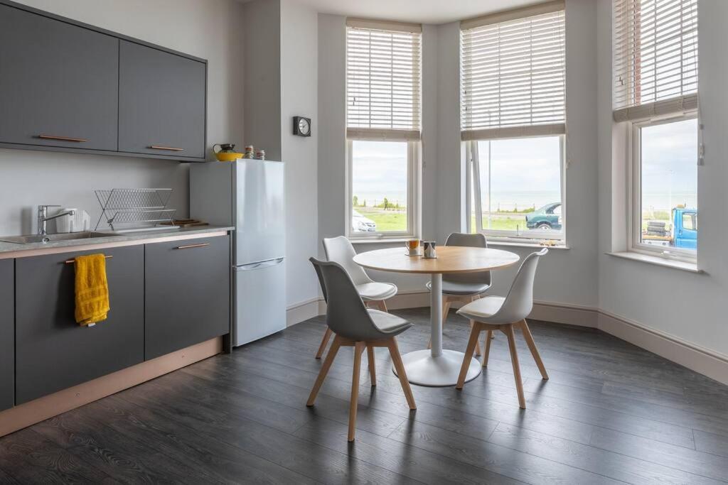 Waves@Walpole - 2 Bed Flat With Amazing Sea Views Appartement Margate Buitenkant foto