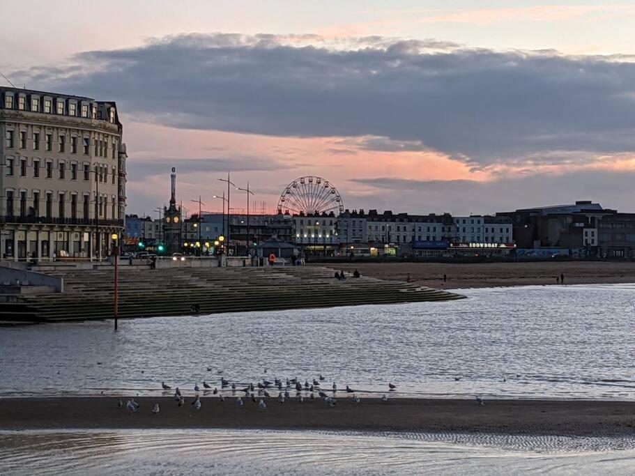 Waves@Walpole - 2 Bed Flat With Amazing Sea Views Appartement Margate Buitenkant foto